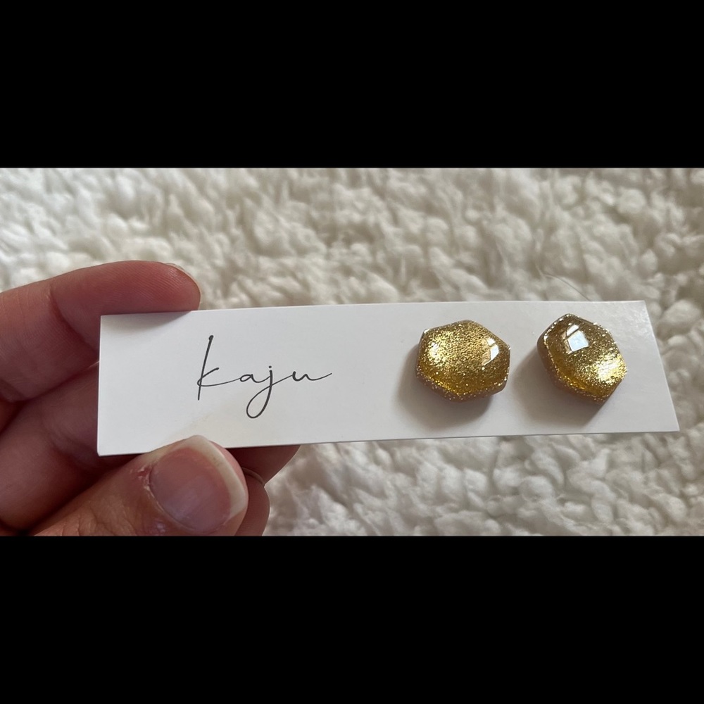 ✨ HP ✨ Gold Glitter ✨ Hexagon Stud Earrings ✨